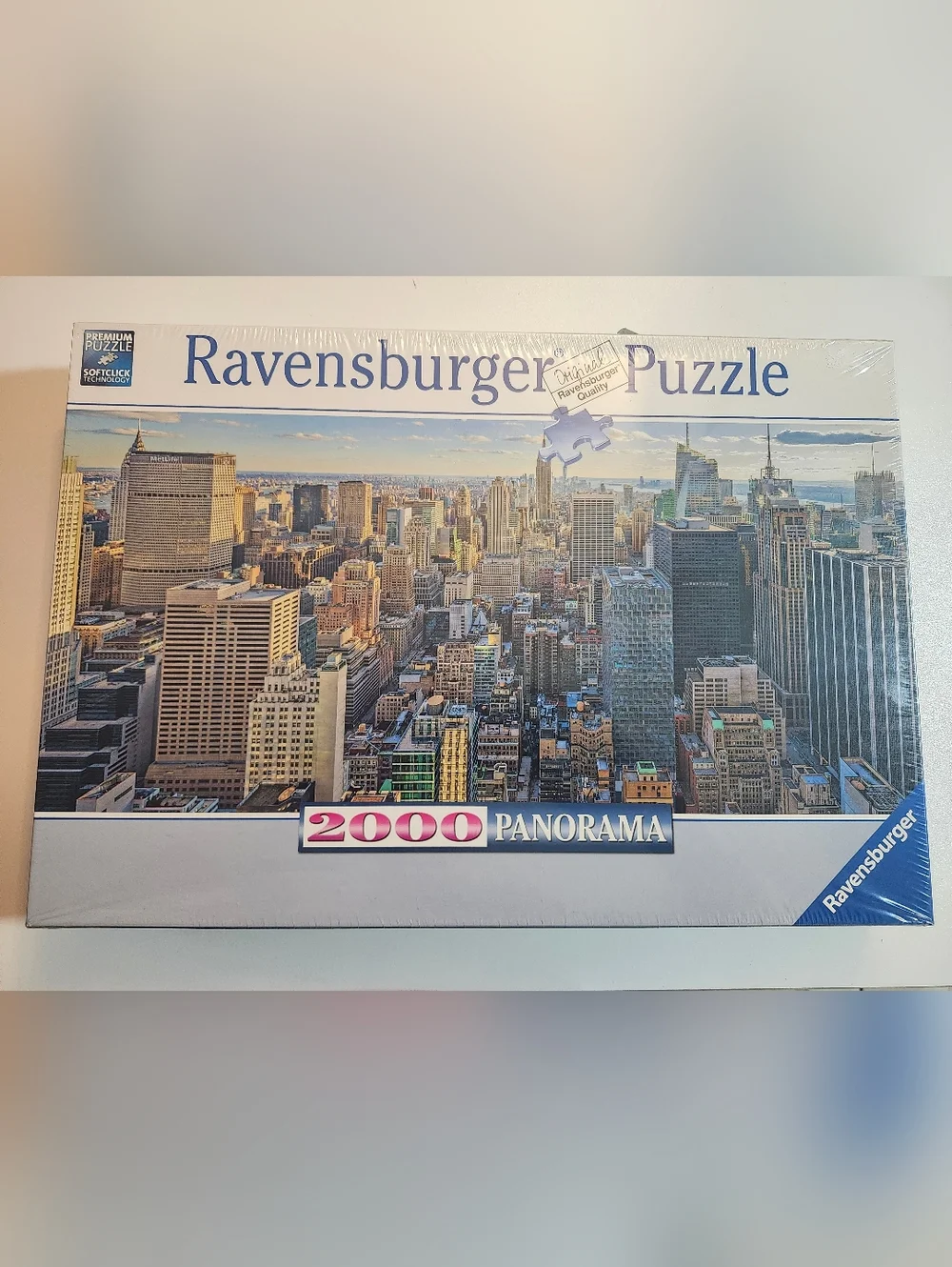 New Ravensburger View Over New York 2000 Piece Panorama Puzzle in Blue/Gray. - Picture 10 of 11